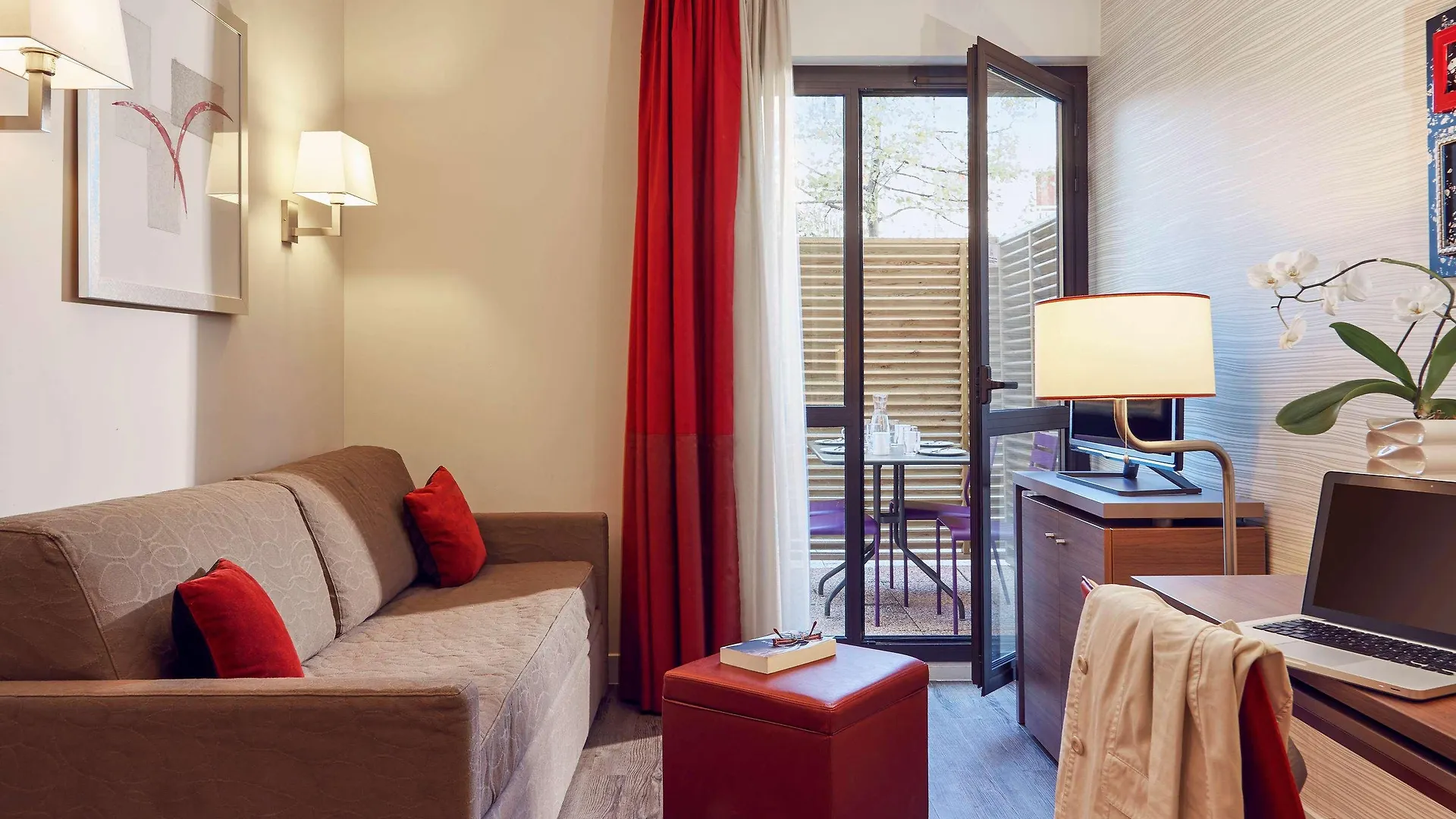 Aparthotel Adagio Aix-En-Provence Centre 4*,  France